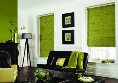 Green roman blinds,