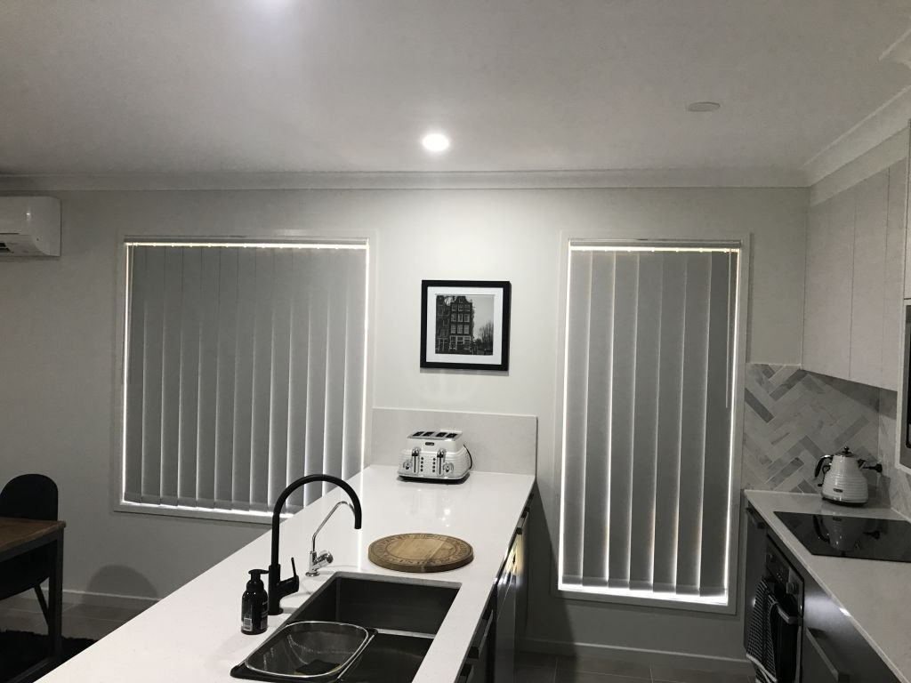 Crown panels in dark grey